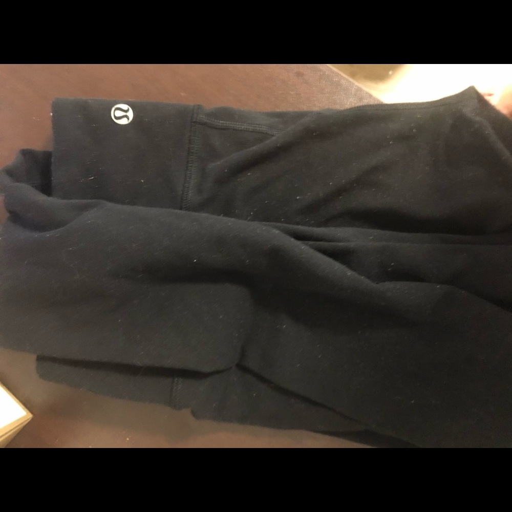 Black Lululemon leggings